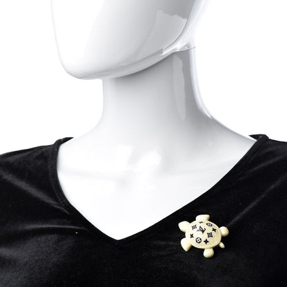 Louis Vuitton Resin Turtle Nonours Pin Brooch 2 of 4