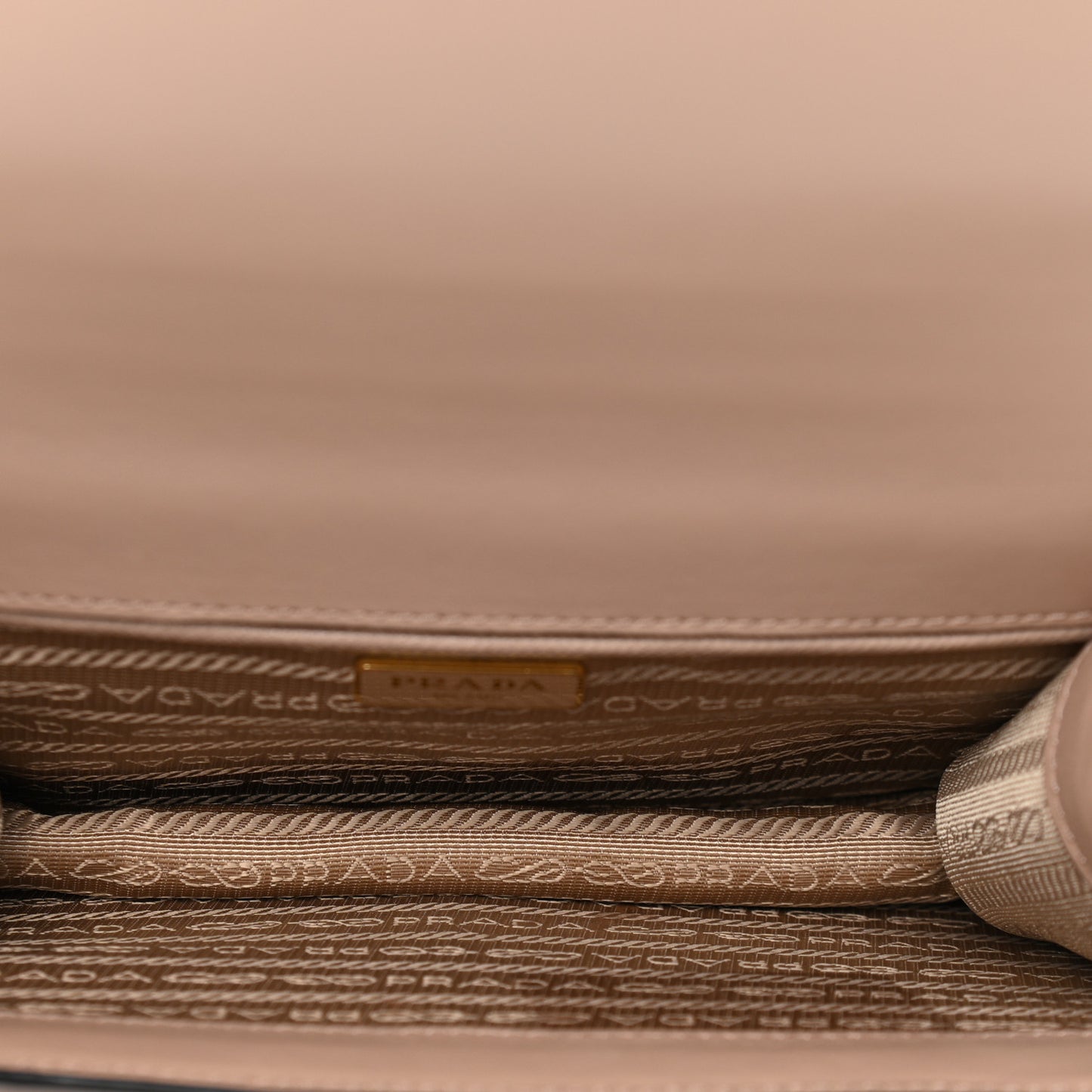 Saffiano Soft Calfskin Chain Crossbody Bag Cipria