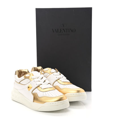 Valentino Garavani Nappa Grained Calfskin Mens One Stud Low Top Sneakers 41.5 White Antique Brass 9 of 9