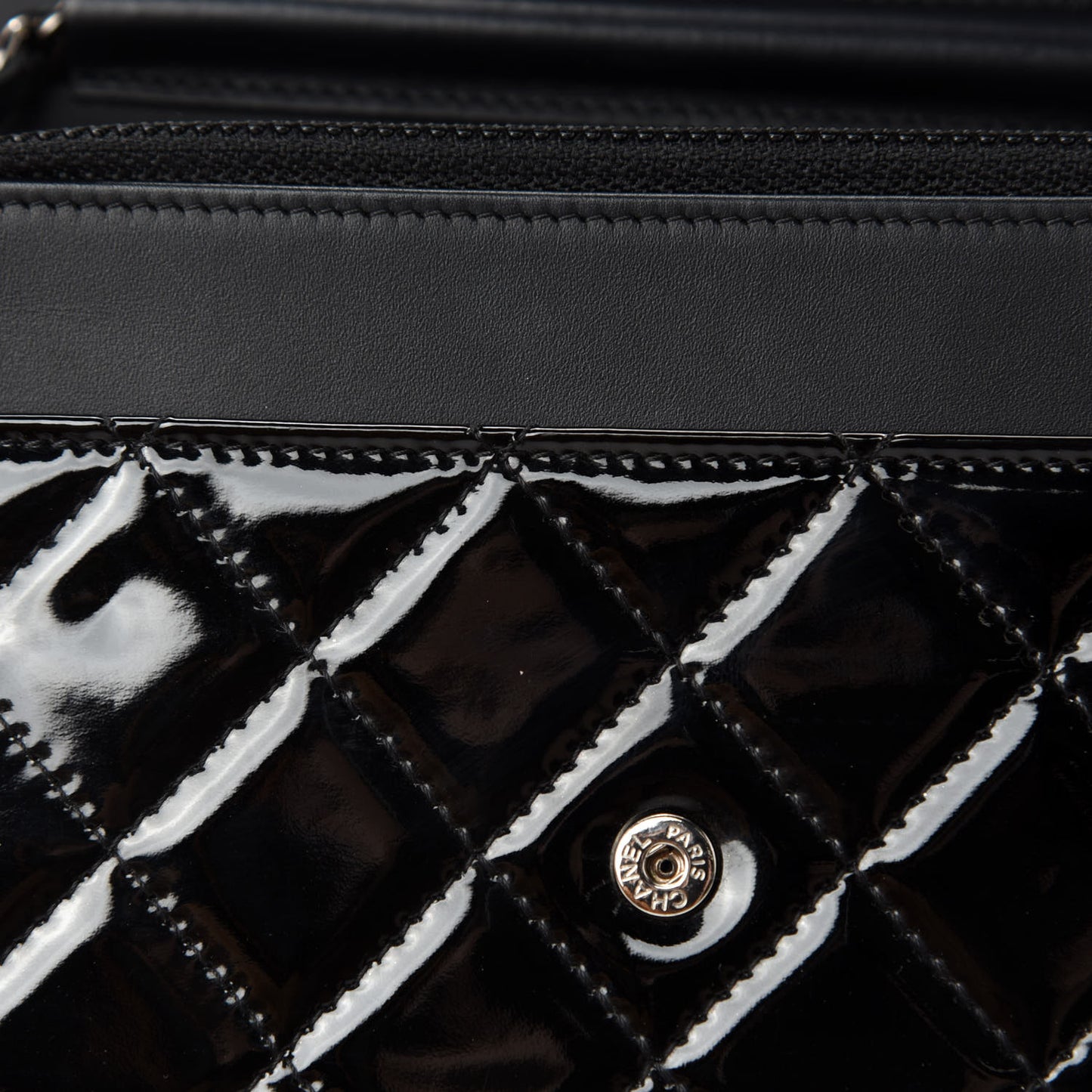 Patent Quilted Wallet On Chain WOC Black