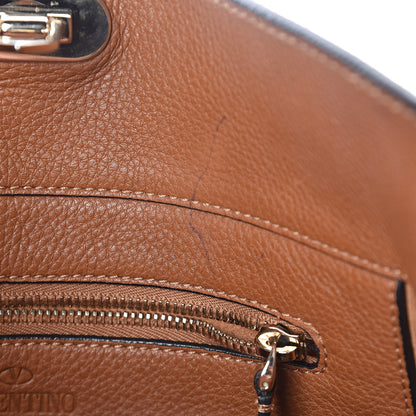 Valentino Garavani Pebbled Calfskin Large Rockstud Flip-Lock Messenger Bag Light Cuir 9 of 13