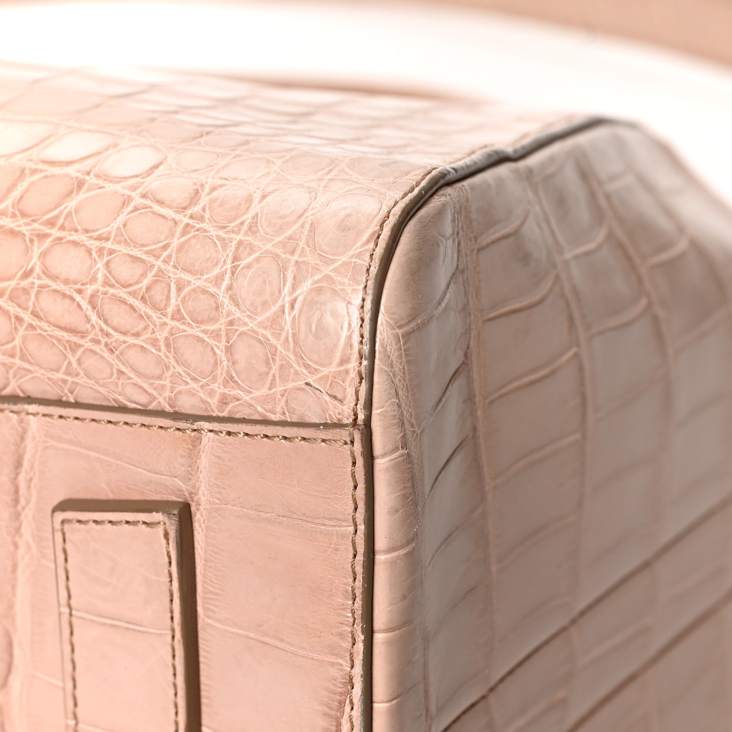 Crocodile Medium Antigona Nude Pink