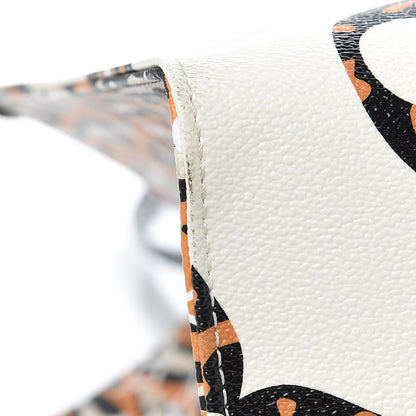 Louis Vuitton Monogram Giant Jungle Onthego GM Ivory 7 of 13