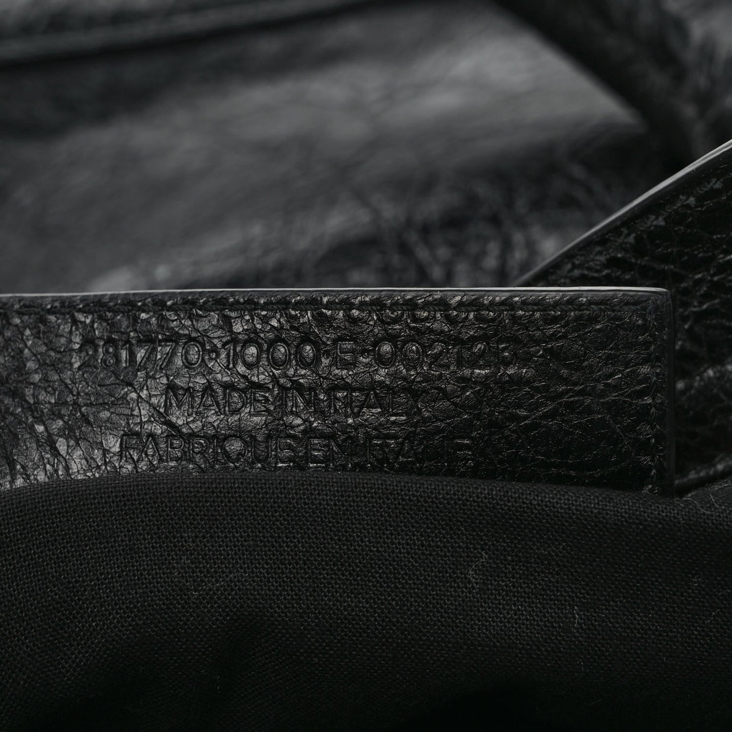 Agneau Giant 12 Gold Hardware City Black