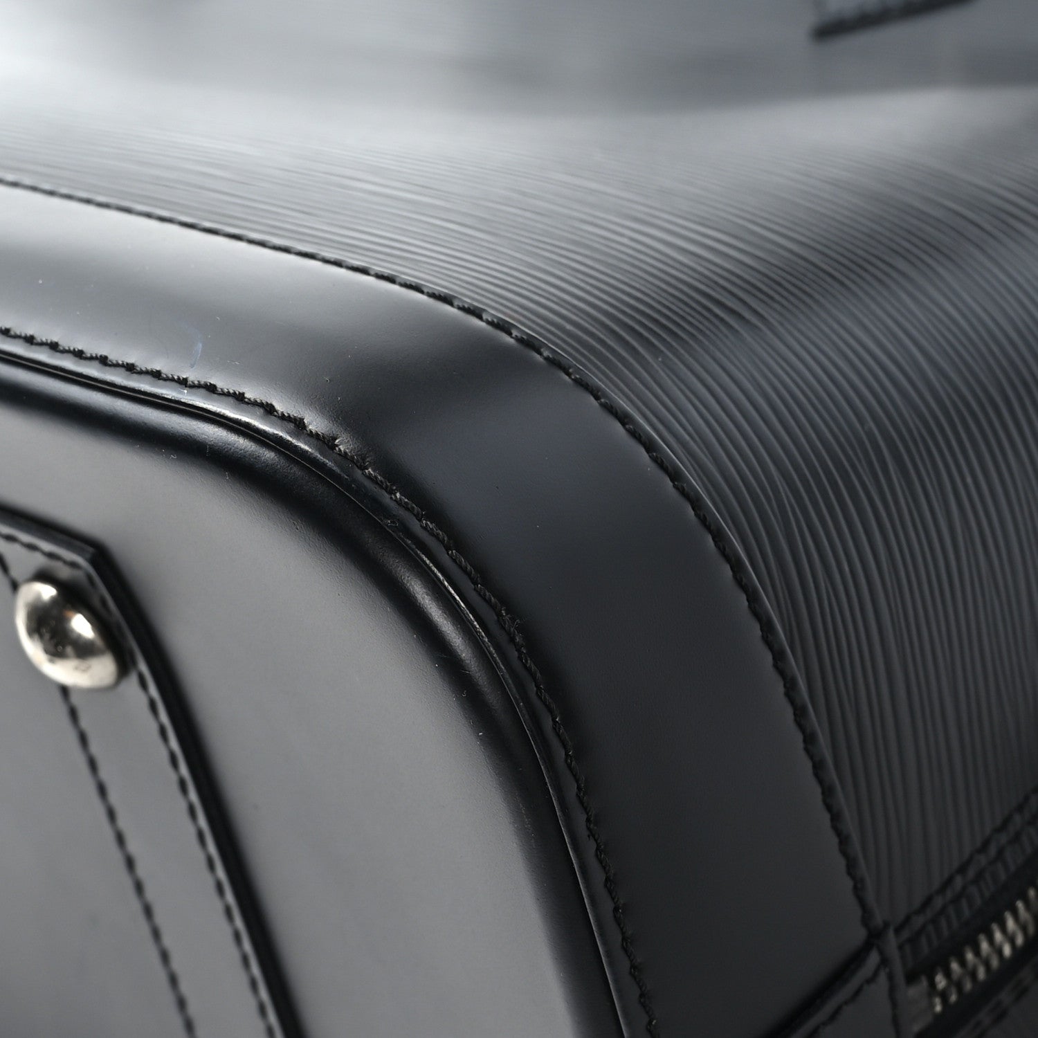Louis Vuitton Epi Alma MM Black 10 of 10