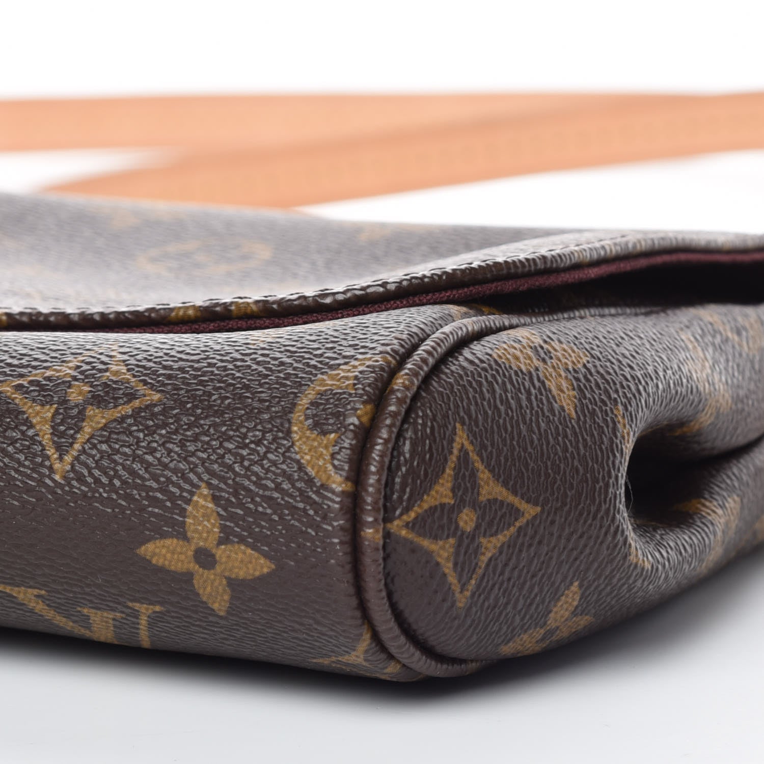 Louis Vuitton Monogram Favorite MM 6 of 9