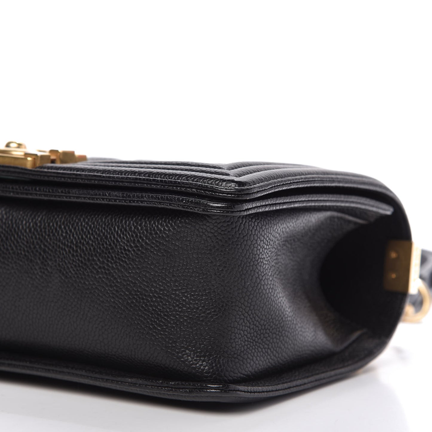 Caviar Quilted Medium Boy Flap Black