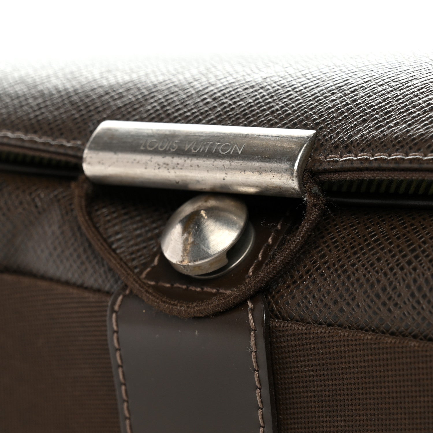 Louis Vuitton Taiga Andrei Messenger Bag Grizzli 10 of 11