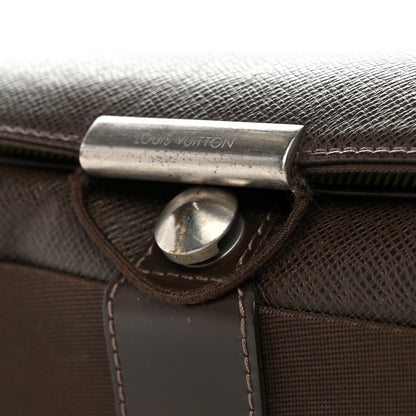 Louis Vuitton Taiga Andrei Messenger Bag Grizzli 10 of 11