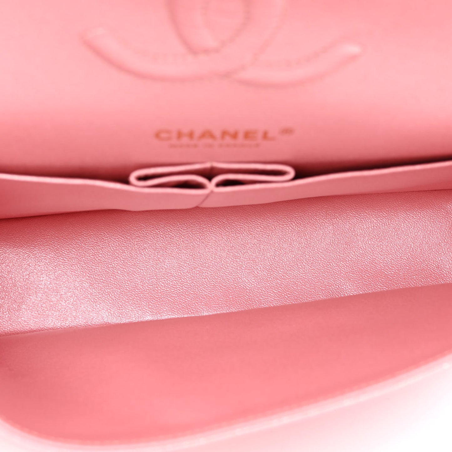 Iridescent Caviar Quilted Medium Double Flap Rose Pink