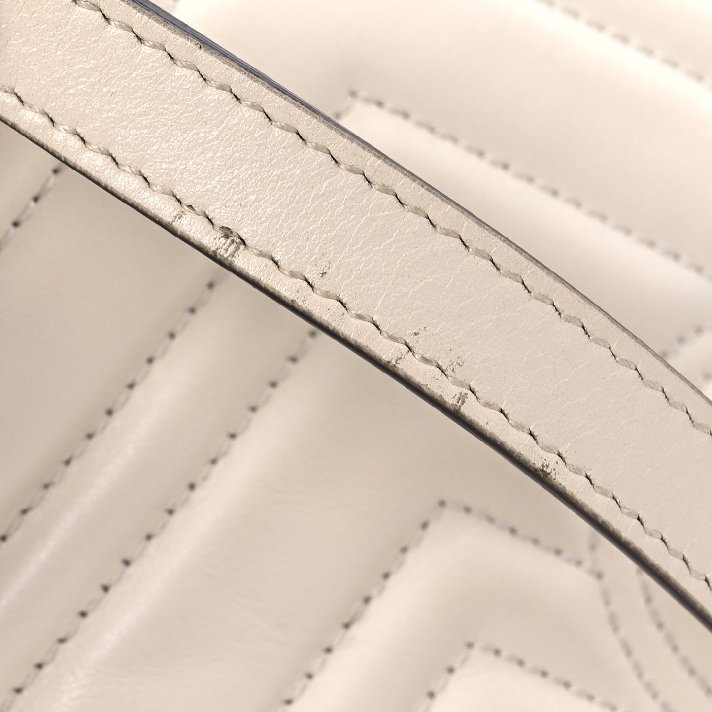 Calfskin Matelasse Small GG Marmont Top Handle Shoulder Bag White
