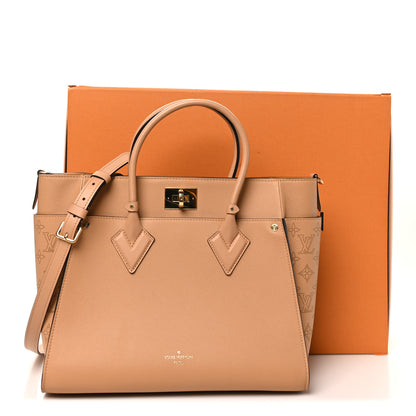 Louis Vuitton Mahina On My Side GM Arizona Beige 9 of 9