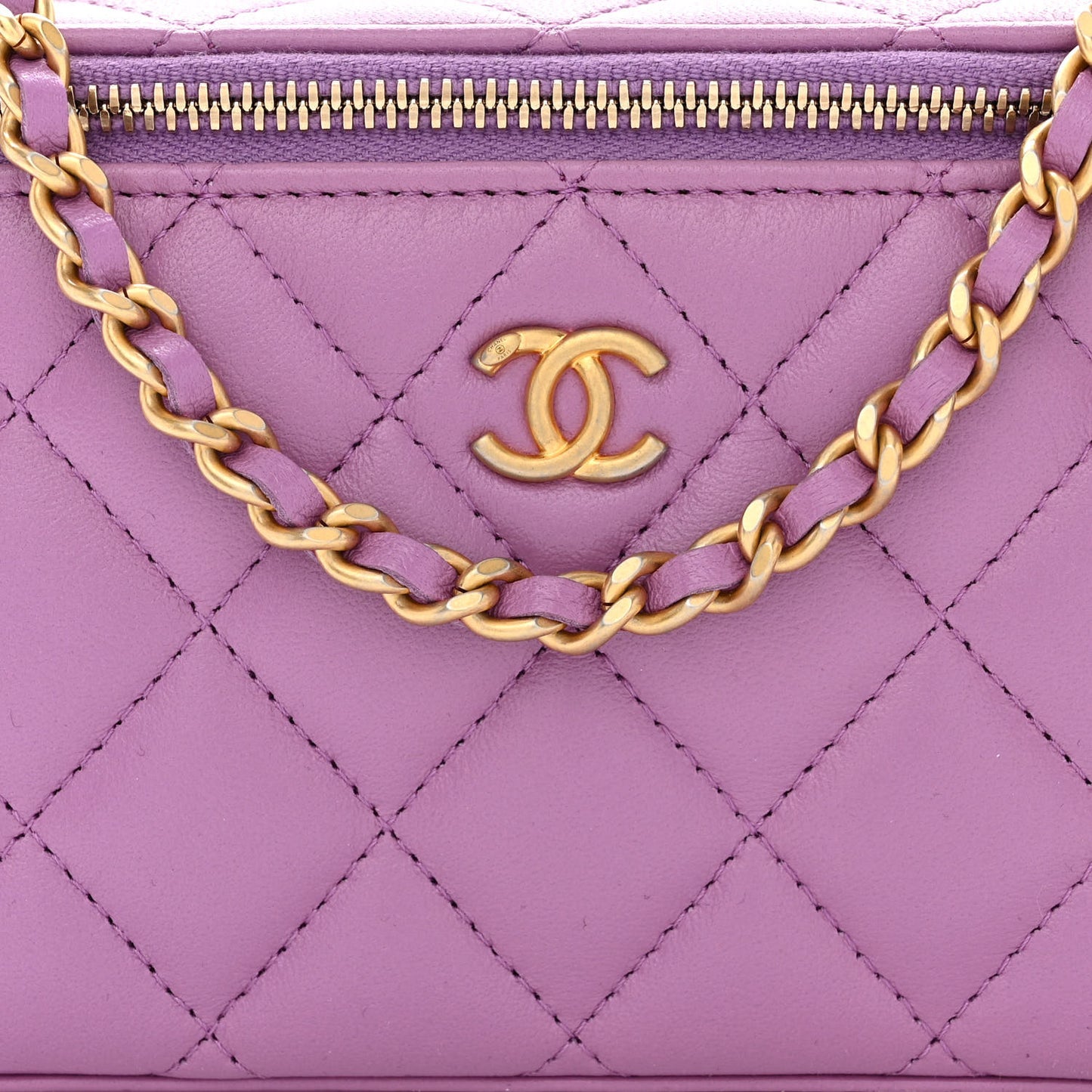 Lambskin Quilted Pearl Crush Small Vanity Case With Chain Purple