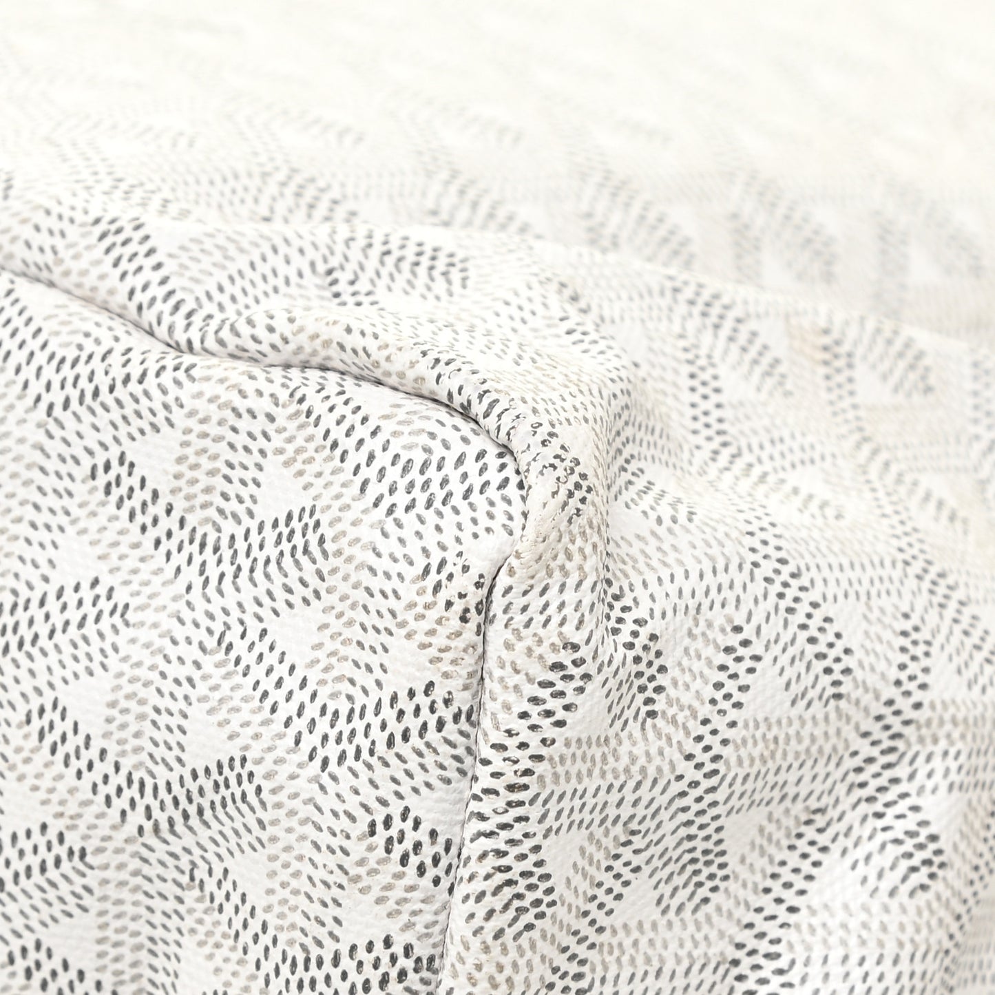 Goyardine Saint Louis GM White