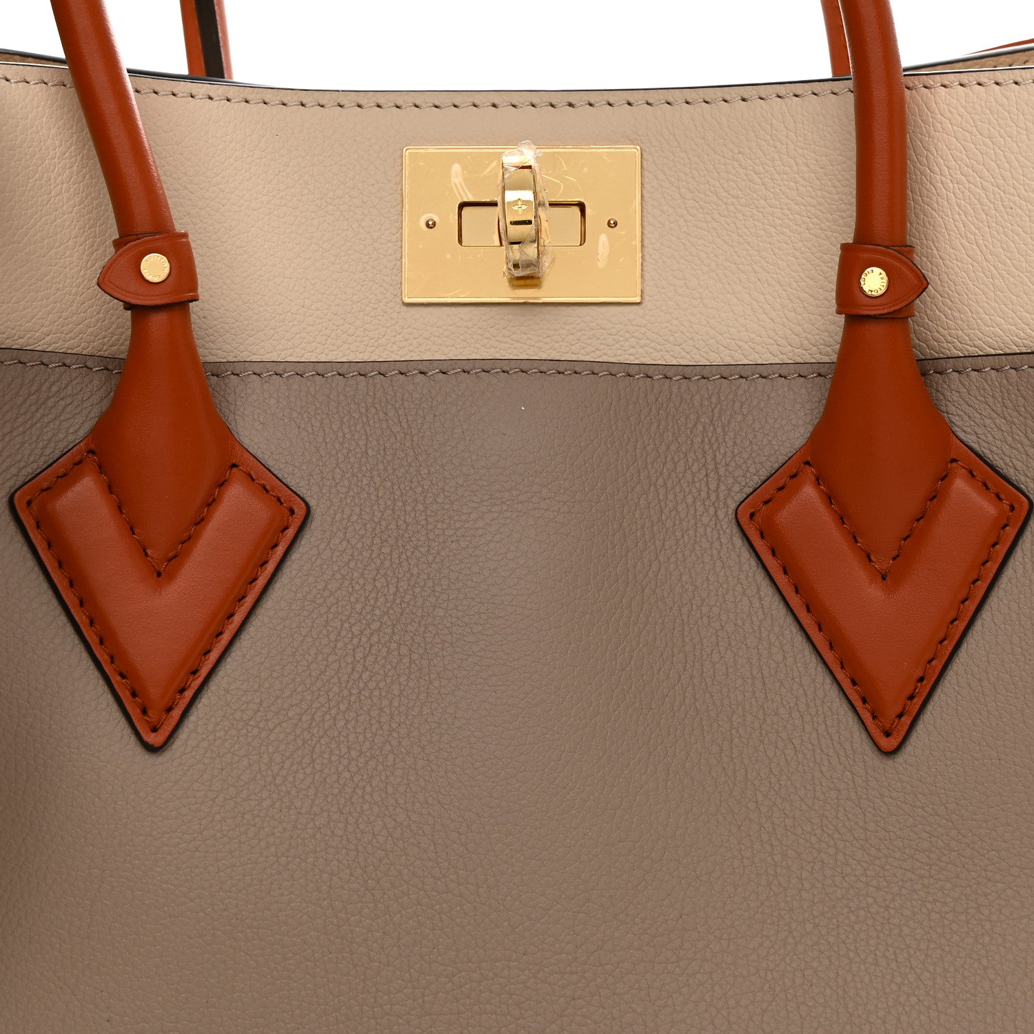 Louis Vuitton Calfskin Monogram Tufting On My Side Galet 7 of 10