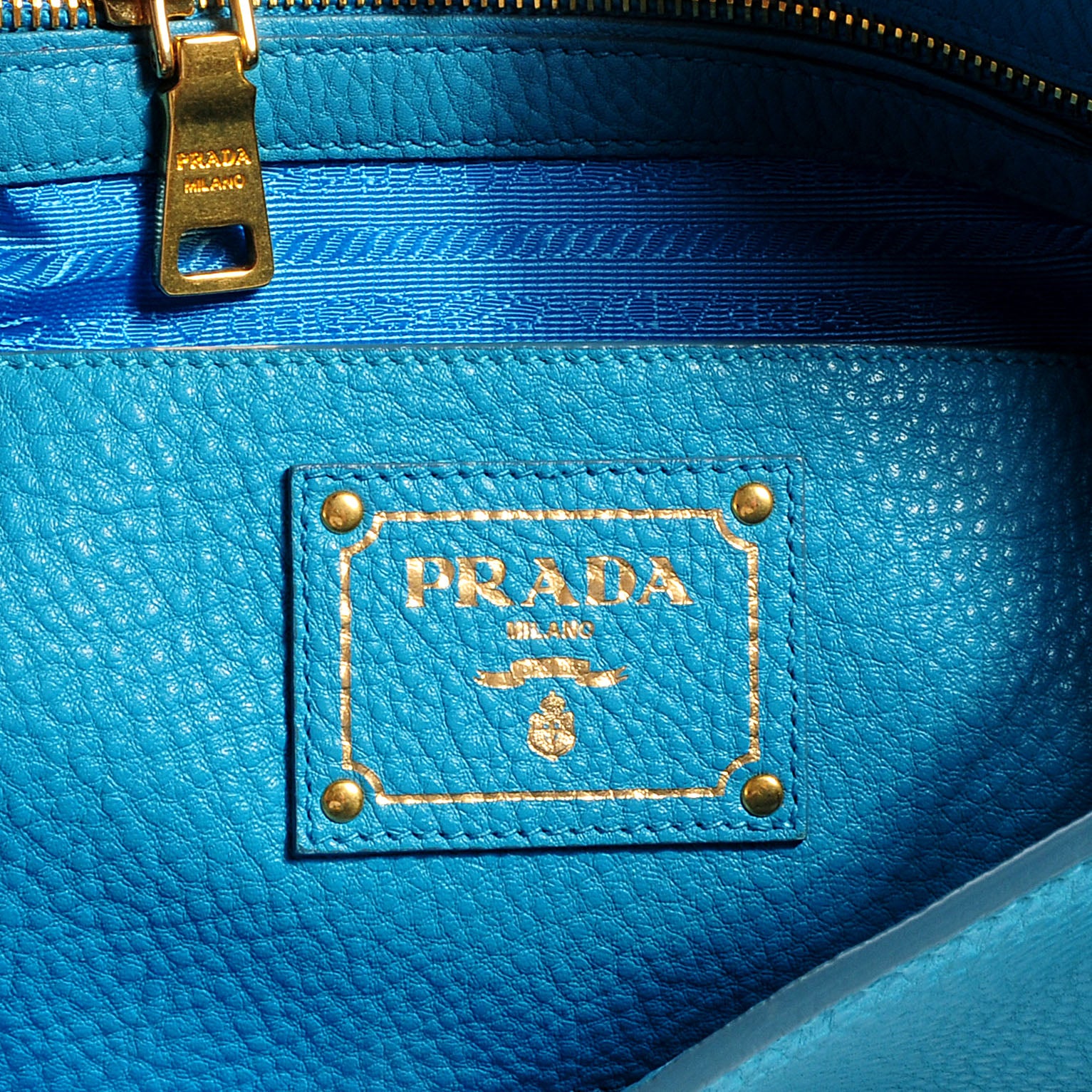 Prada Vitello Daino Convertible Side Pocket Hobo Voyage 6 of 9