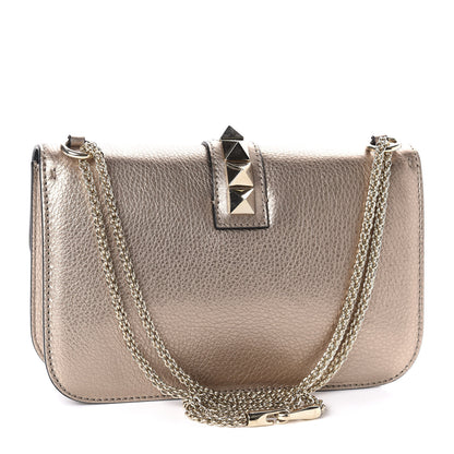 Valentino Garavani Metallic Grained Calfskin Medium Glam Lock Rockstud Flap Platino 3 of 9