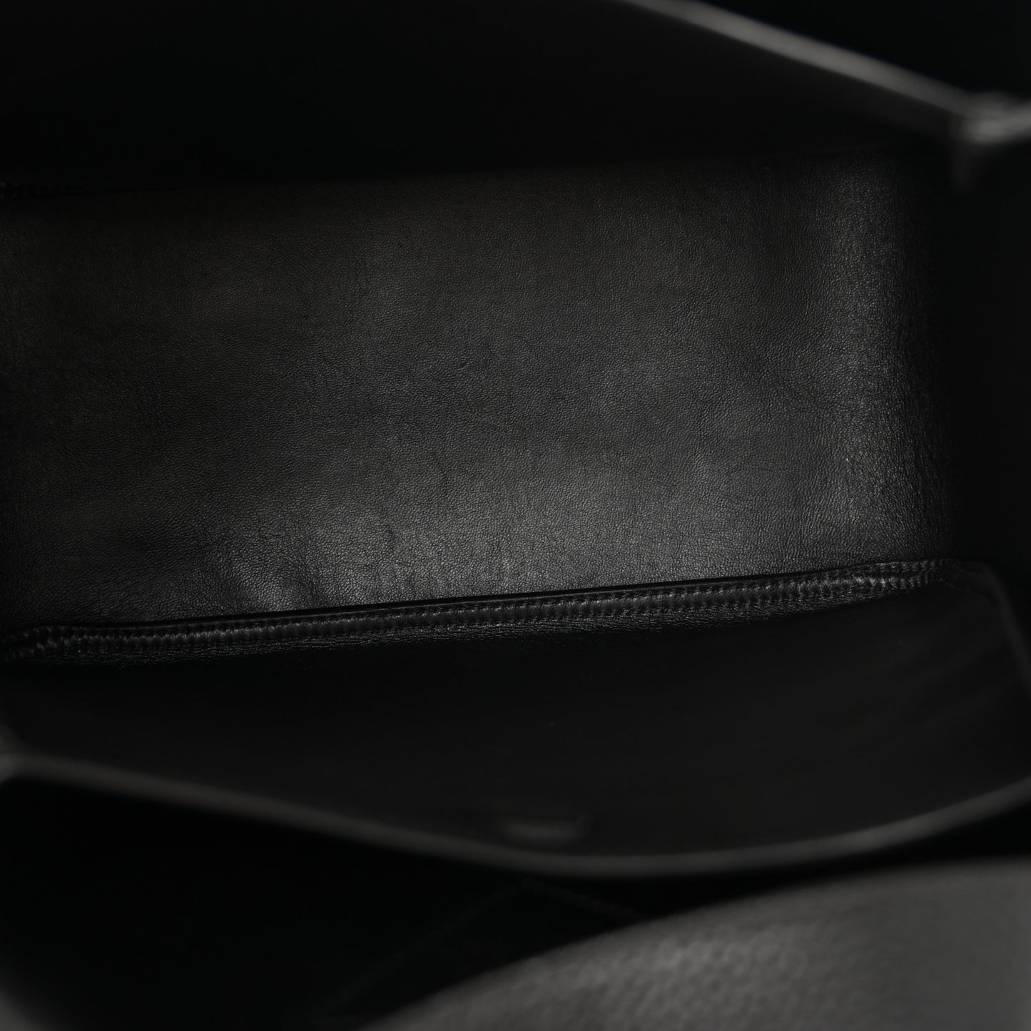 Vitello Daino Soft Medium Dynamique Tote Black