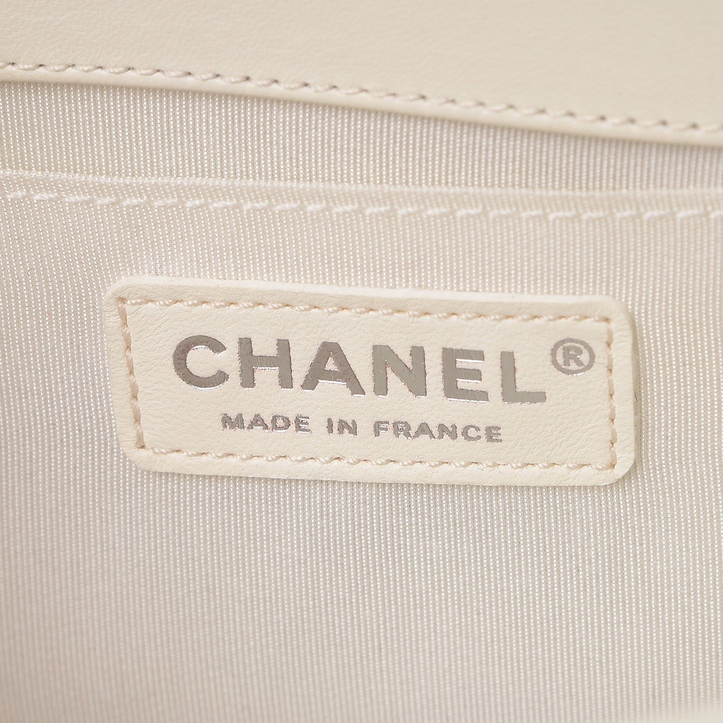 Lambskin Chevron Quilted Medium Boy Flap Ivory