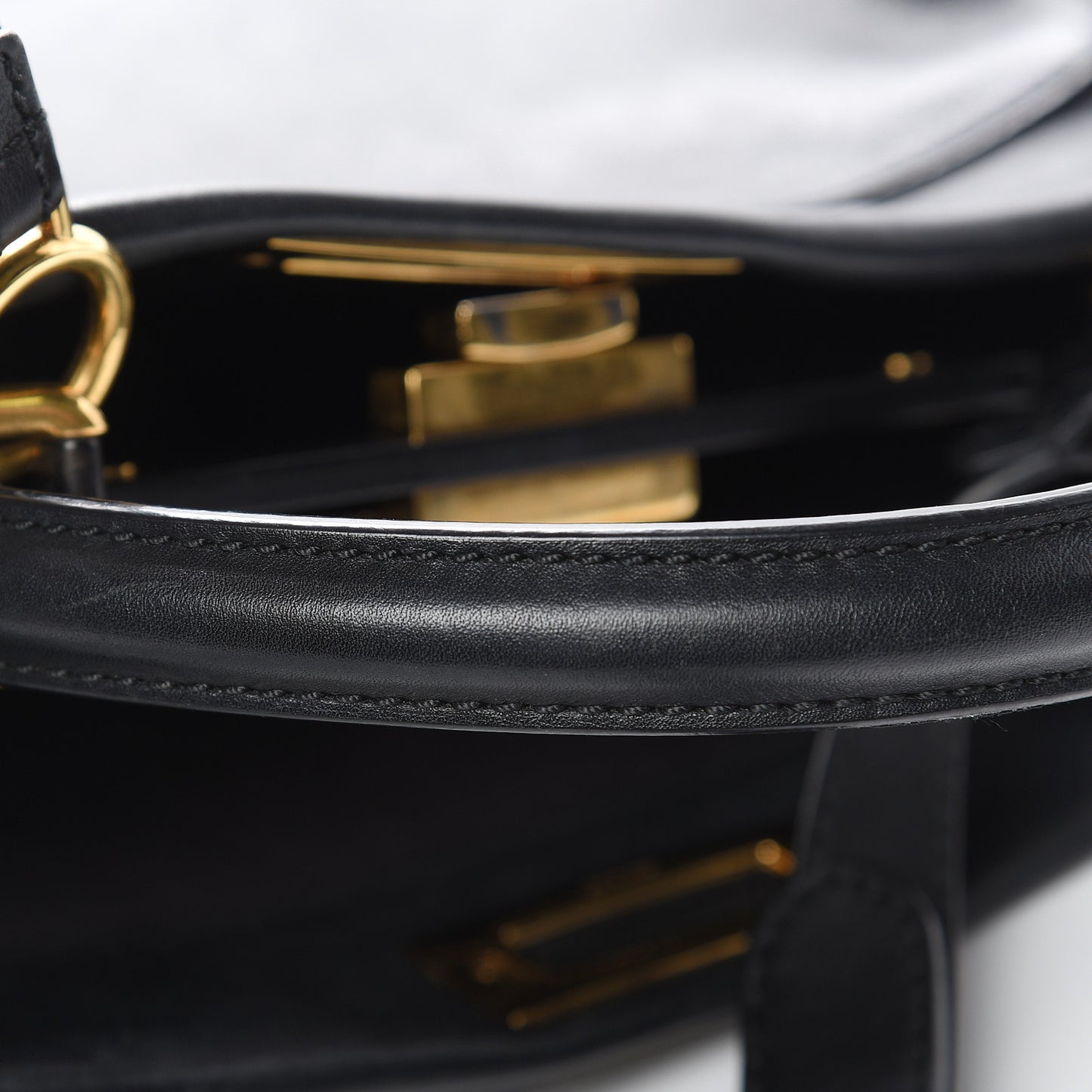 Vitello Seta Shiny Nappa Medium Peekaboo Iconic Satchel Black