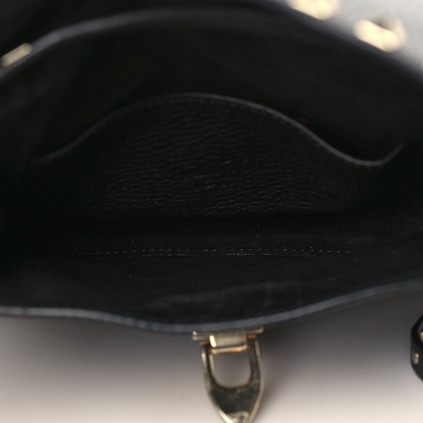Pebbled Calfskin Medium Rockstud Flip Lock Crossbody Bag Black