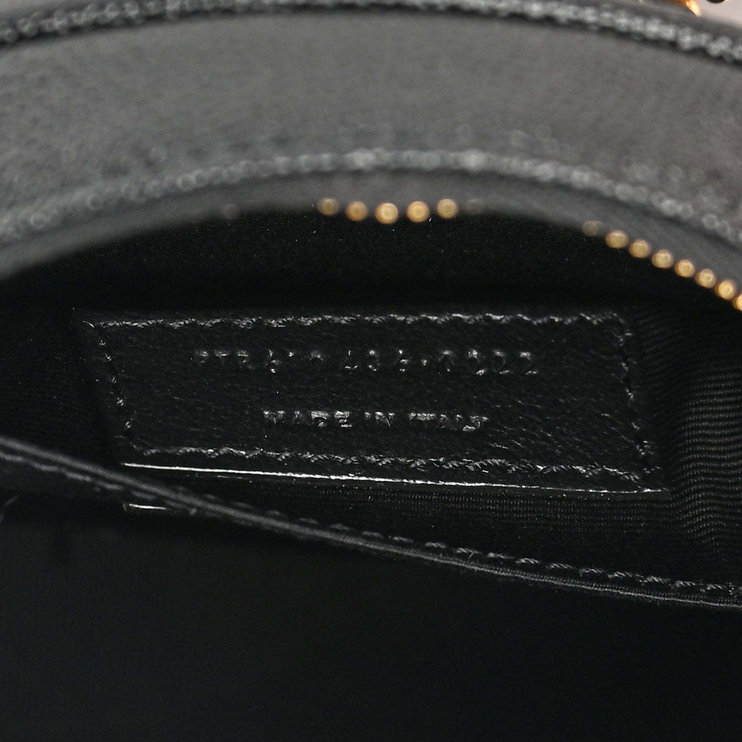 Grain De Poudre Matelasse Chevron Quilted Round Vinyle Camera Bag Black