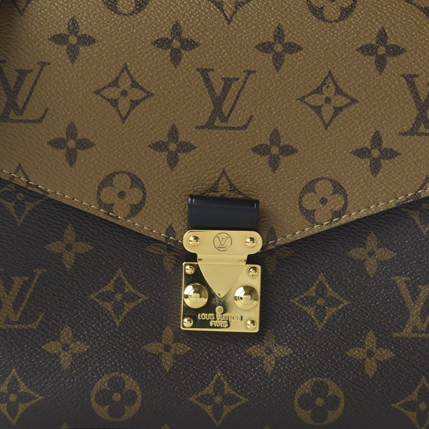 Reverse Monogram Pochette Metis