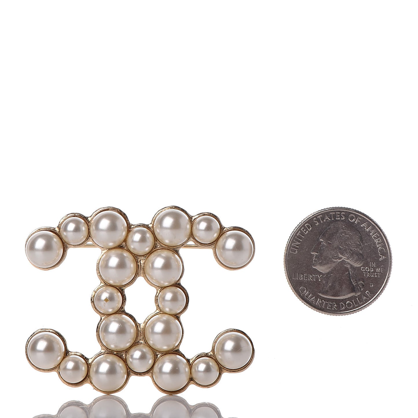 Pearl CC Brooch Gold
