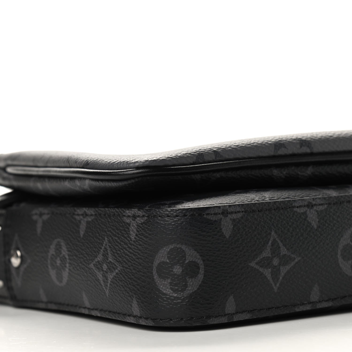 Louis Vuitton Reverse Monogram Eclipse Trio Messenger 8 of 9