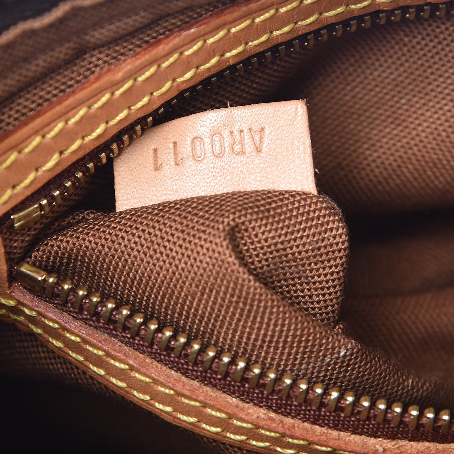 Monogram Trotteur