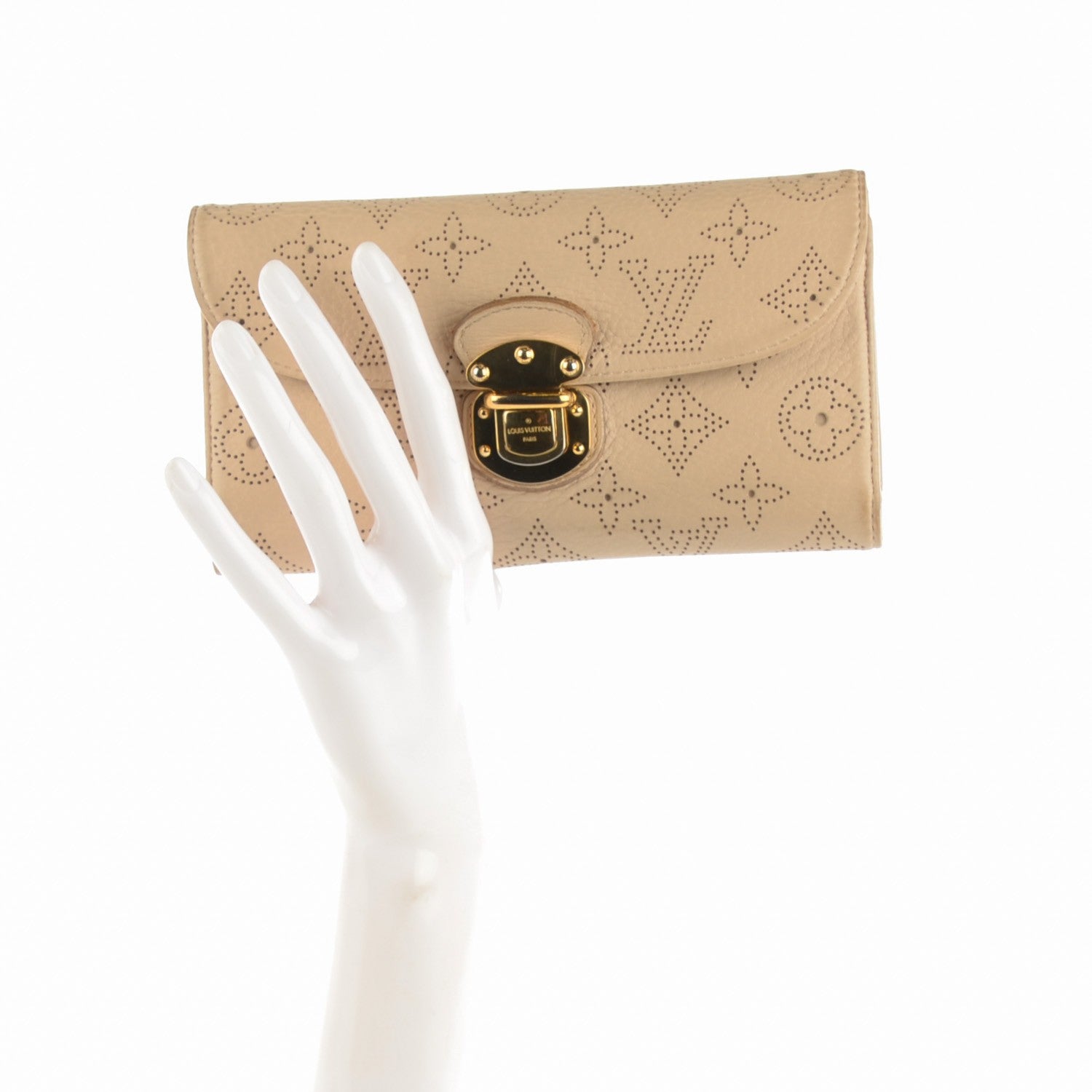 Louis Vuitton Mahina Amelia Wallet Sandy 2 of 9