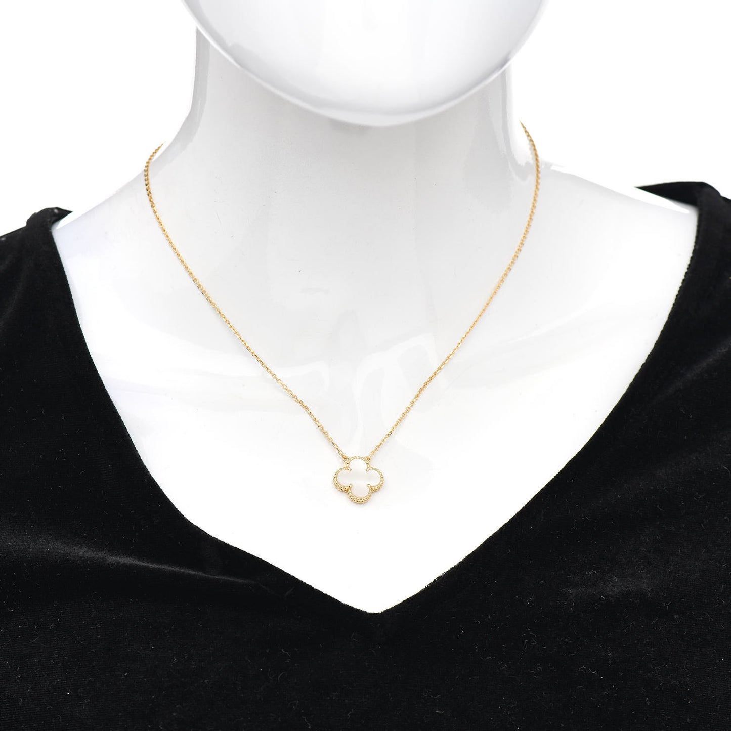 18K Yellow Gold Mother of Pearl Vintage Alhambra Pendant Necklace