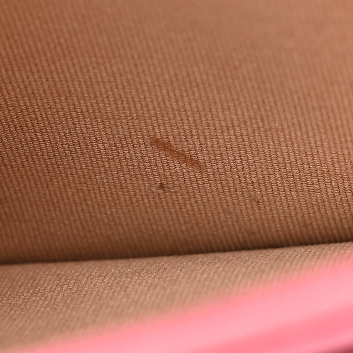 Caviar Quilted Textured CC Wallet On Chain WOC Pink