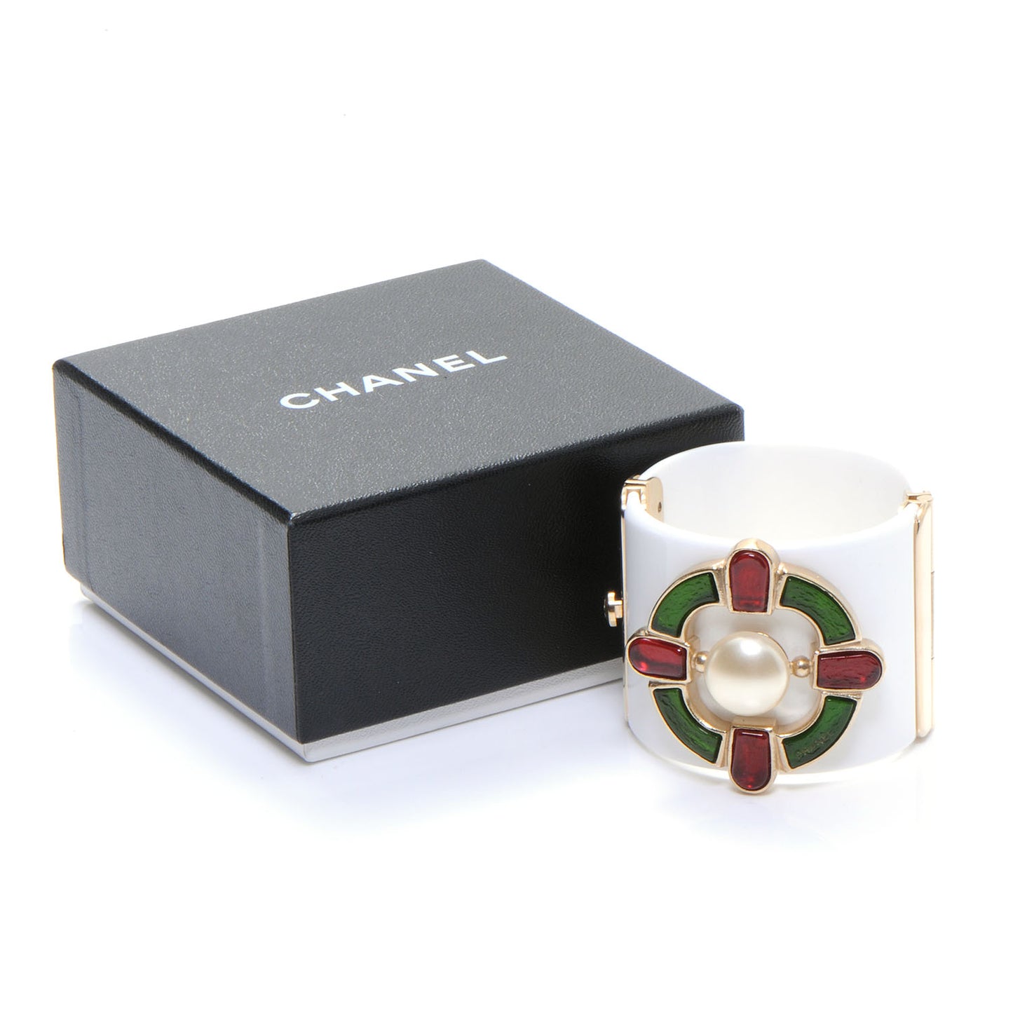 Resin Gripoix Pearl Wide Cuff White