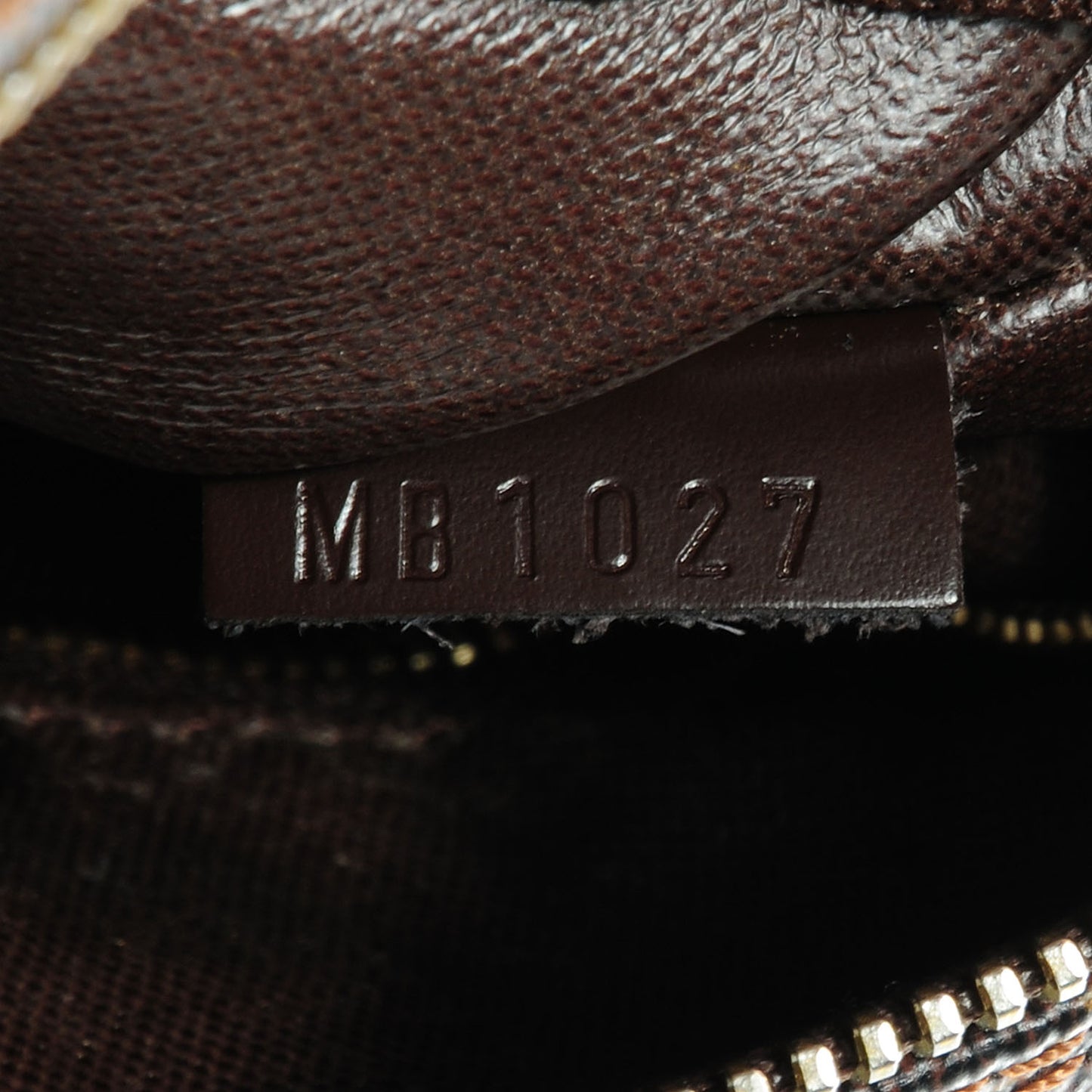 Damier Ebene Toiletry Bag 25