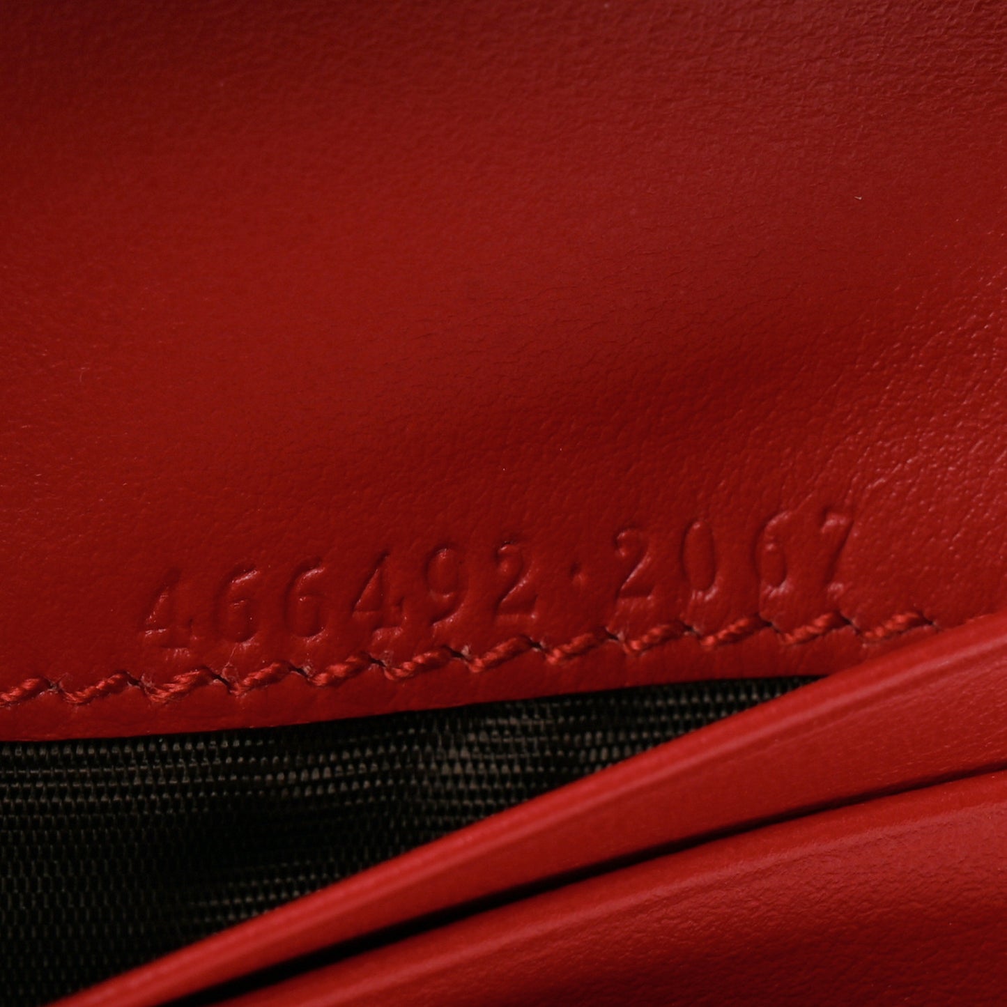 Calfskin Matelasse GG Marmont Card Case Wallet Hibiscus Red