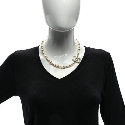 Chanel Pearl Crystal CC Camellia Short Necklace Gold 3 of 4