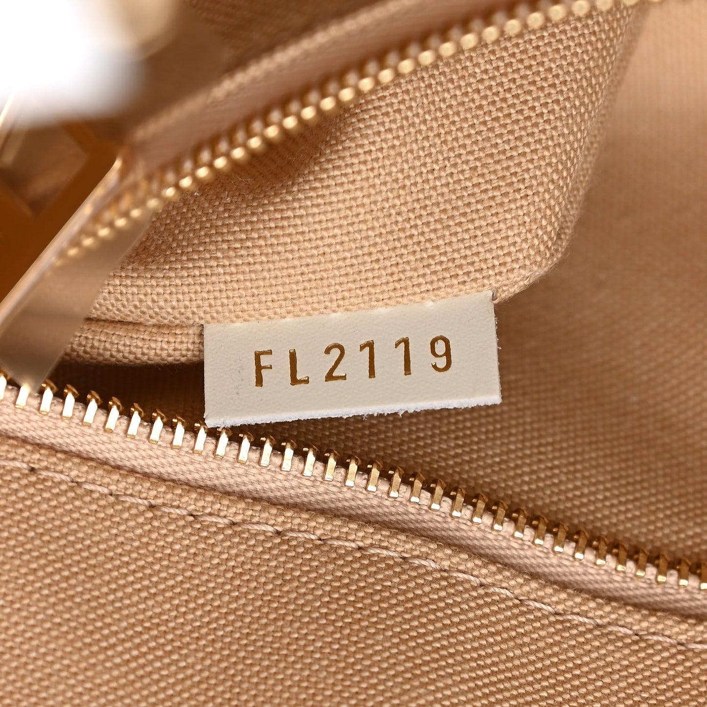 Monogram Giant Onthego GM Kaki Beige