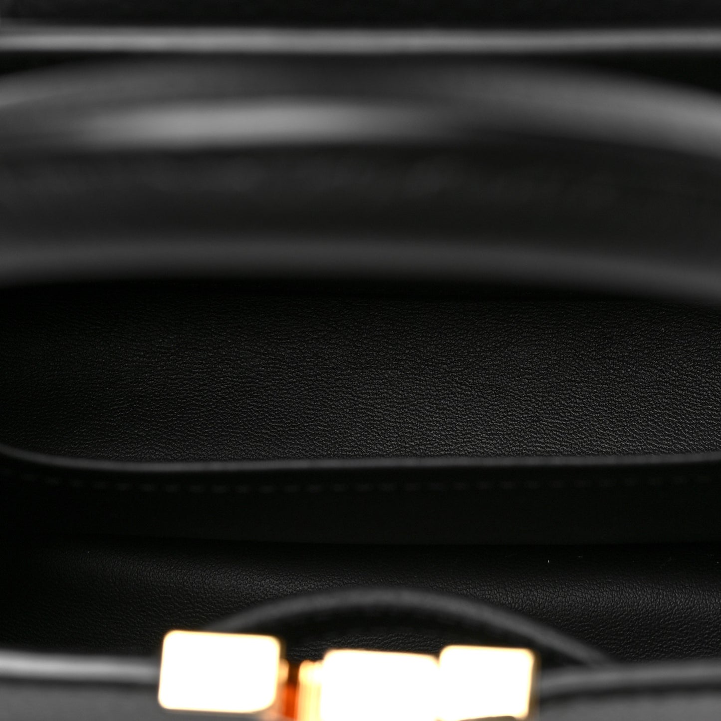 Taurillon Mini Capucines Black