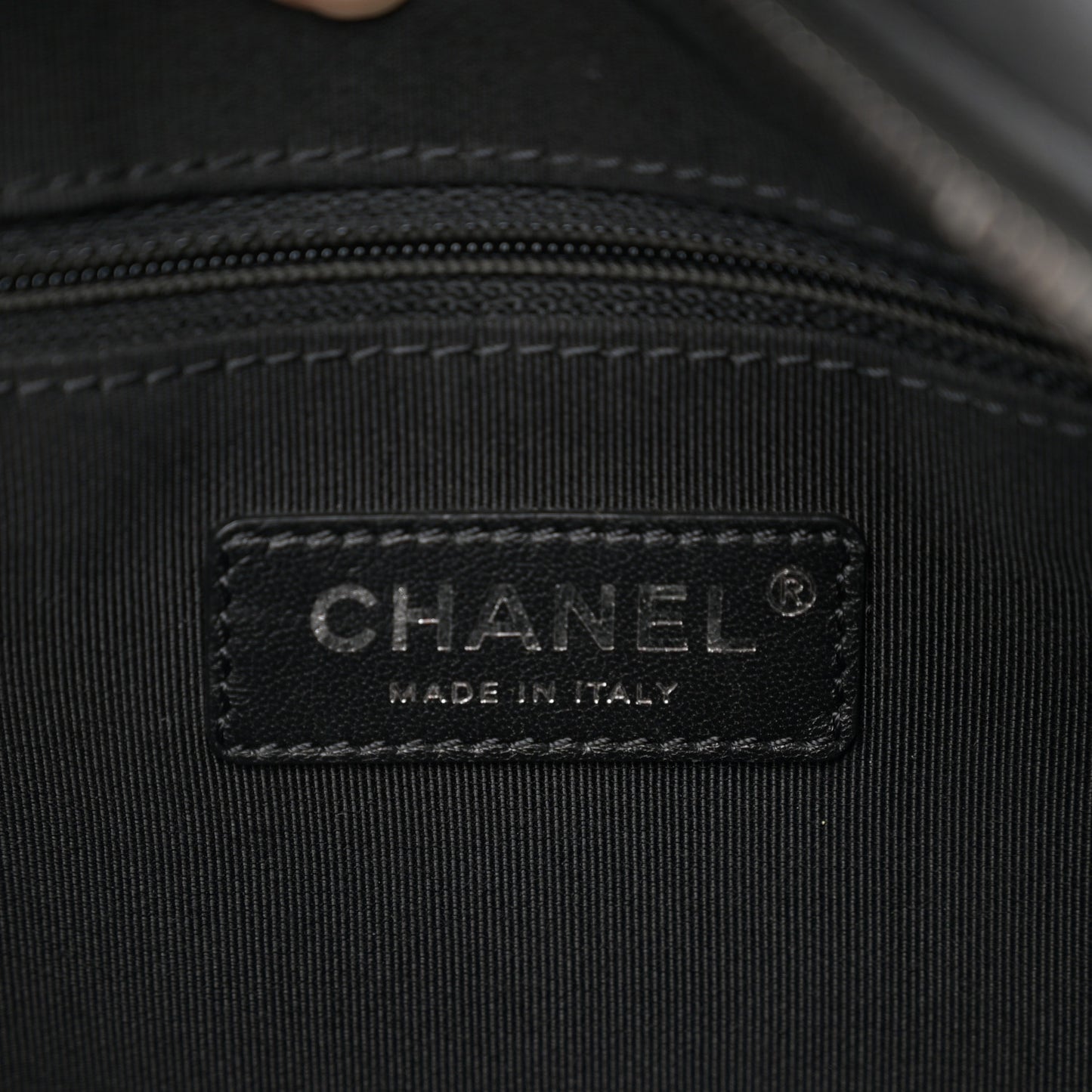 Calfskin Chain 20s Signature Hobo Black