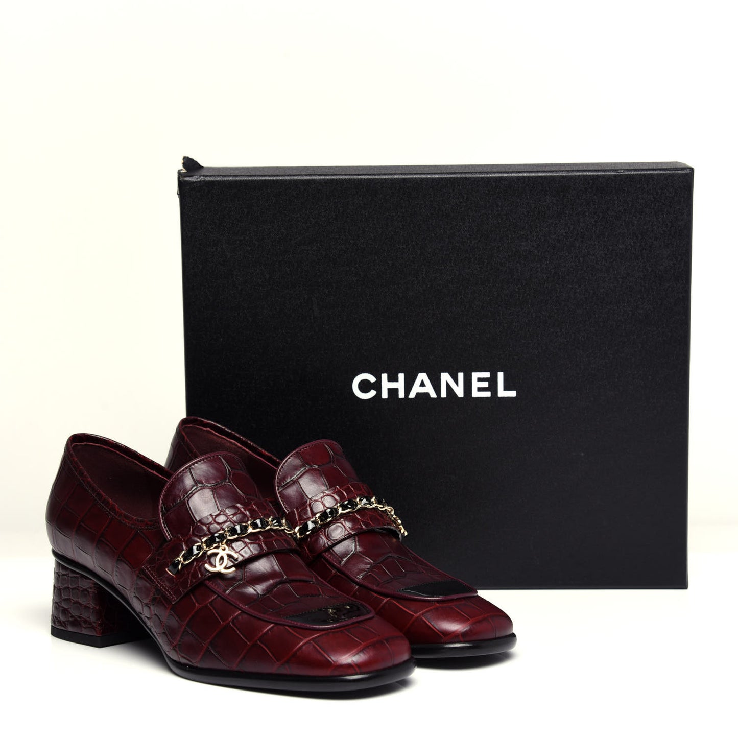 Crocodile Embossed Calfskin CC Chain Mocassin Loafers 38.5 Burgundy Black