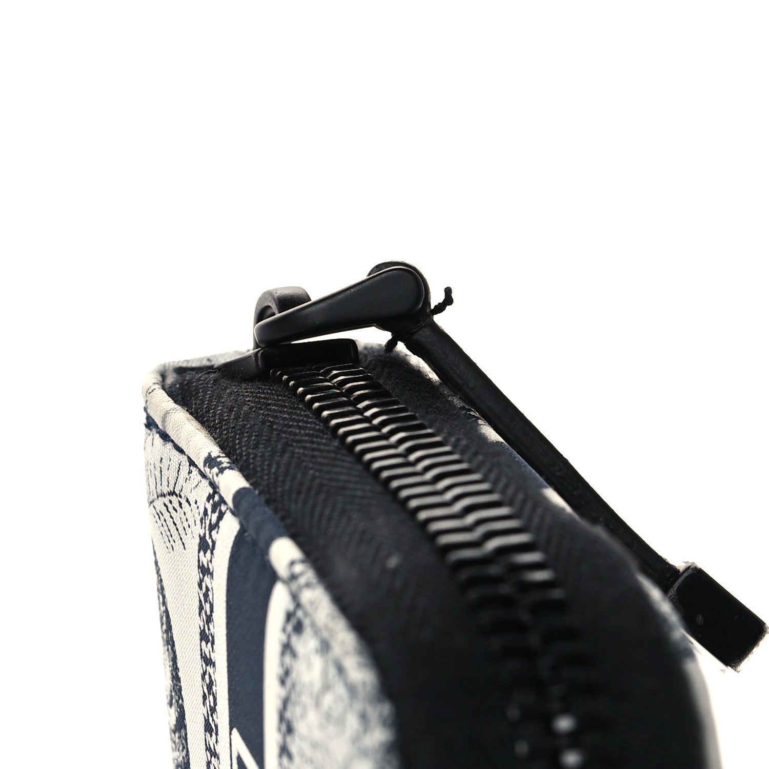 Christian Dior Technical Fabric Embroidered Toile De Jouy DiorTravel Detachable Card Holder Blue 7 of 7