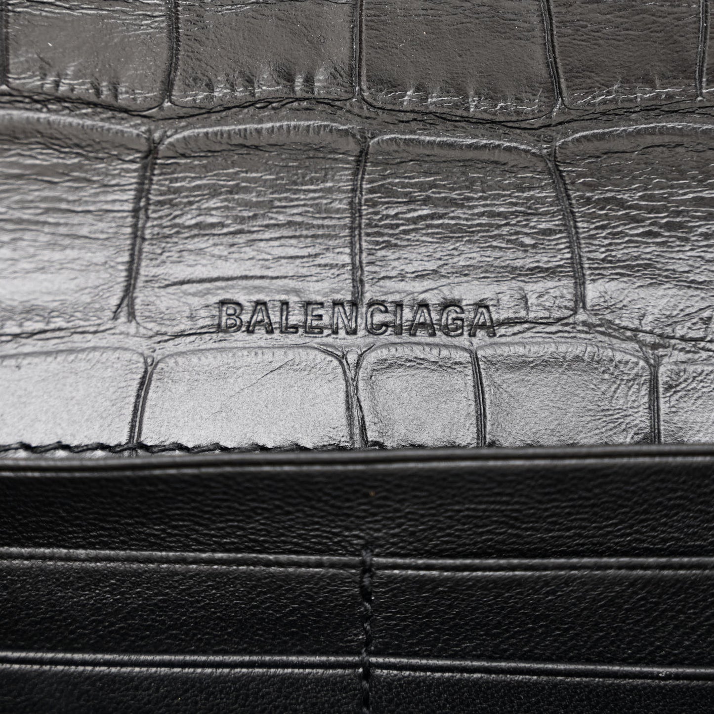 Extra Supple Calfskin Monochrome Crocodile Embossed Gossip Chain Bag XS Black