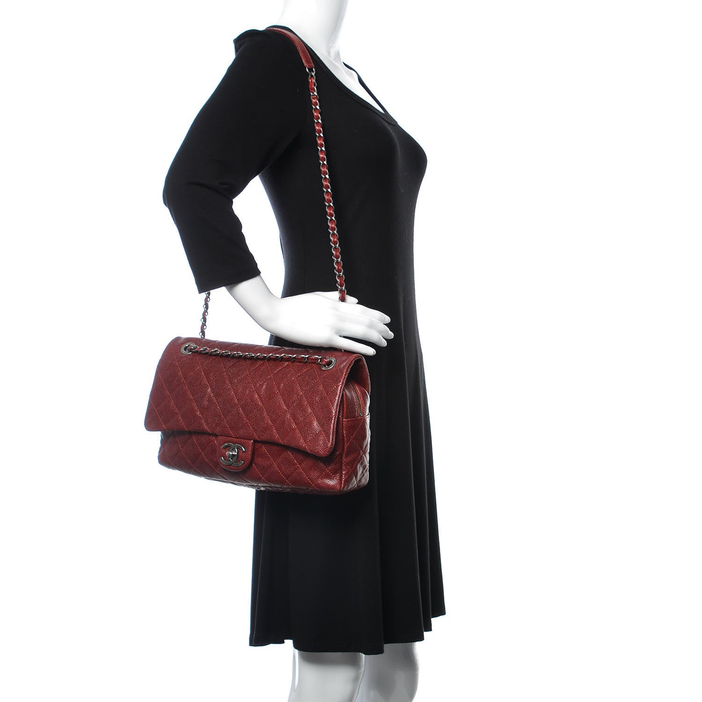 Iridescent Caviar Quilted Large Chic Flap Red