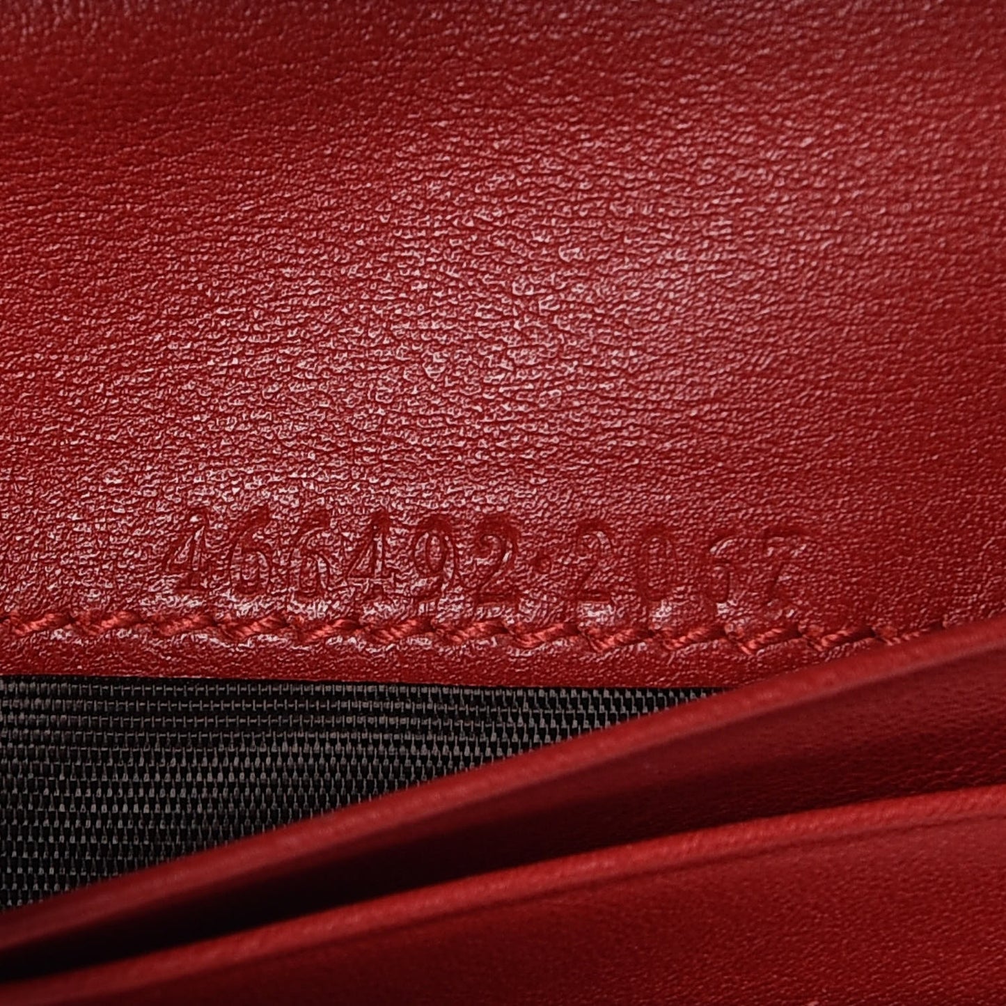 Calfskin Matelasse GG Marmont Card Case Wallet Hibiscus Red