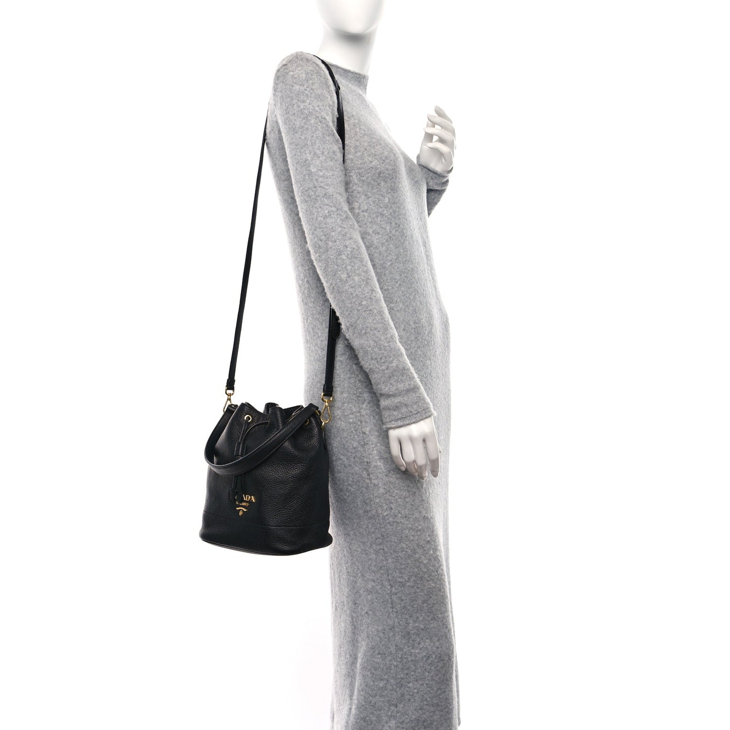 Vitello Daino Bucket Bag Black