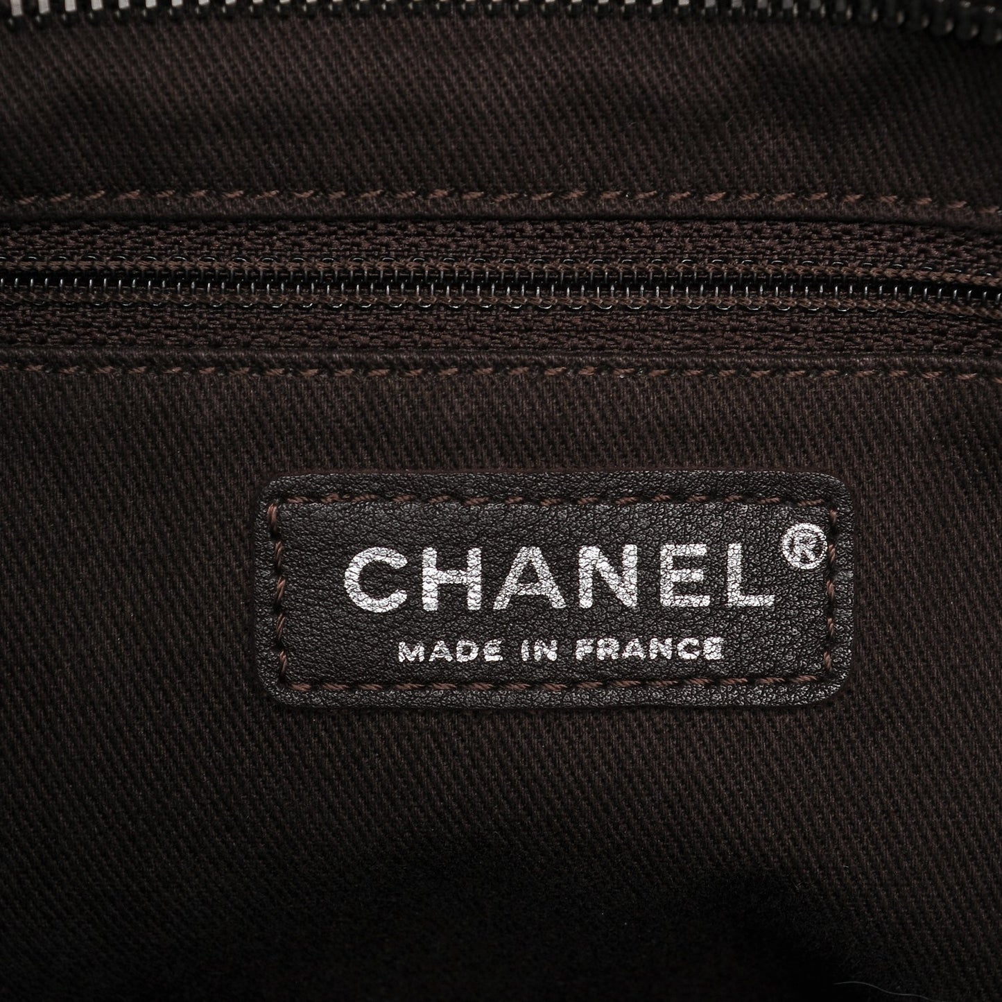Caviar Large CC Tuck Tote Brown