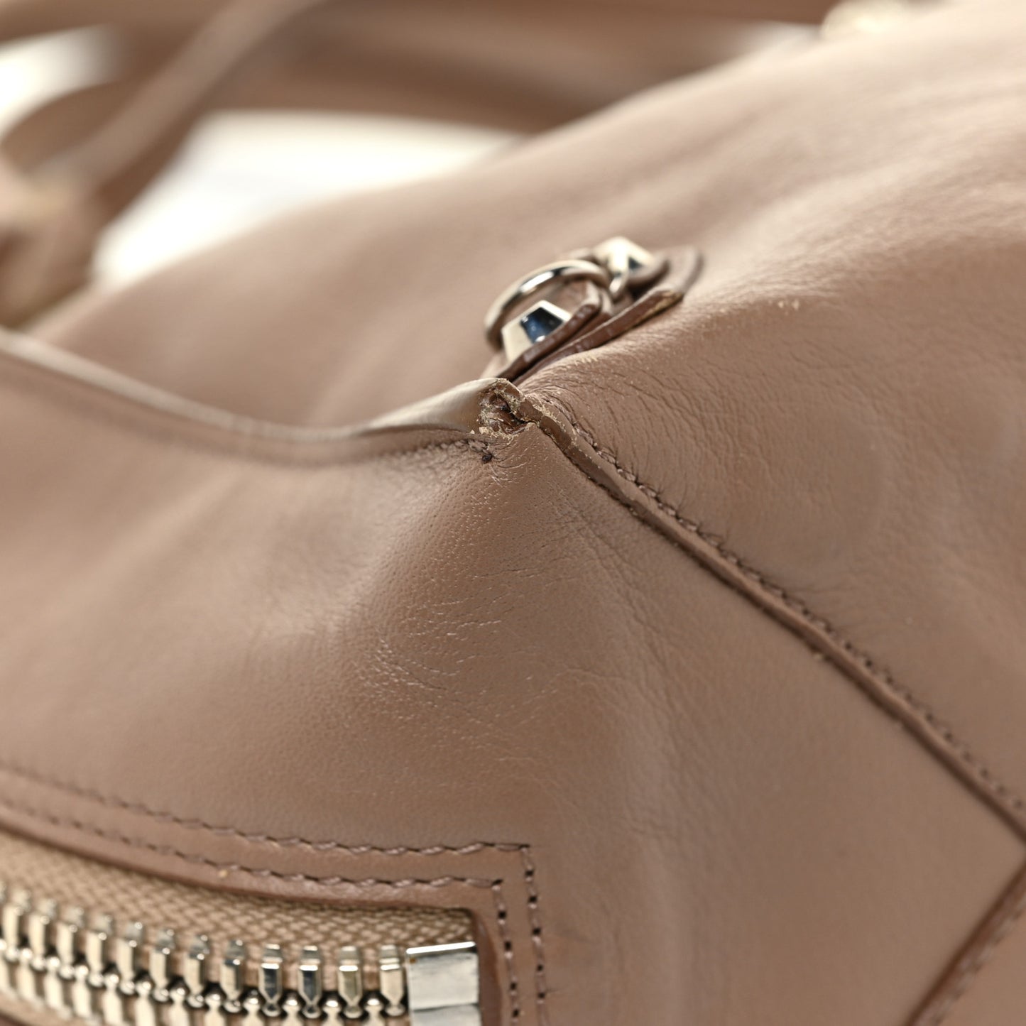 Veau Papier A6 Zip Around Tote Castagna