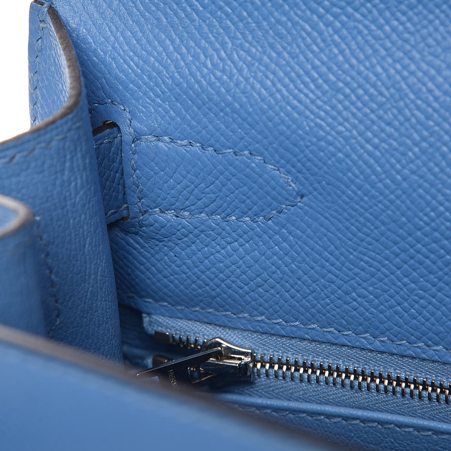 Epsom Kelly Sellier 28 Bleu Paradise