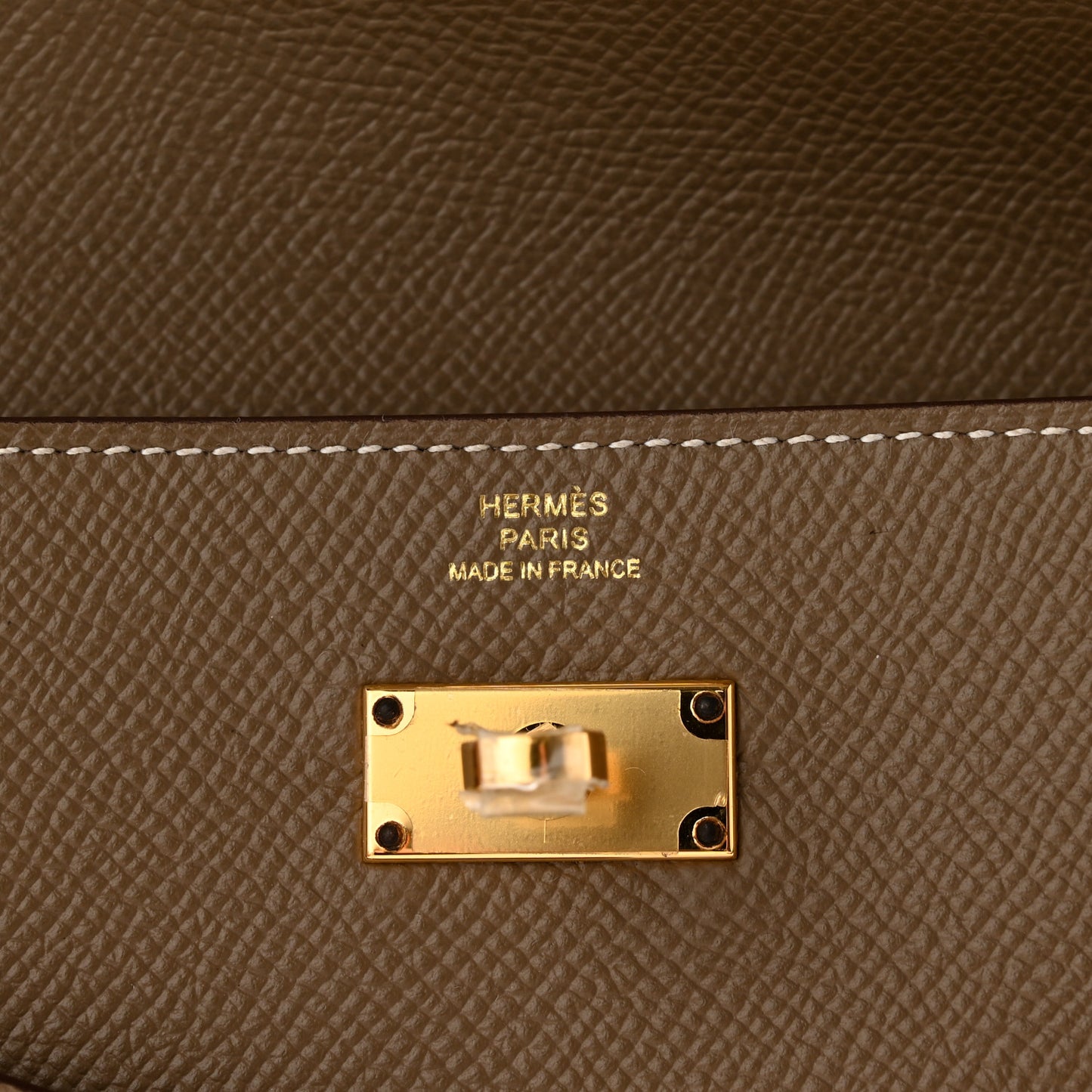 Epsom Kelly Longue Wallet Etoupe